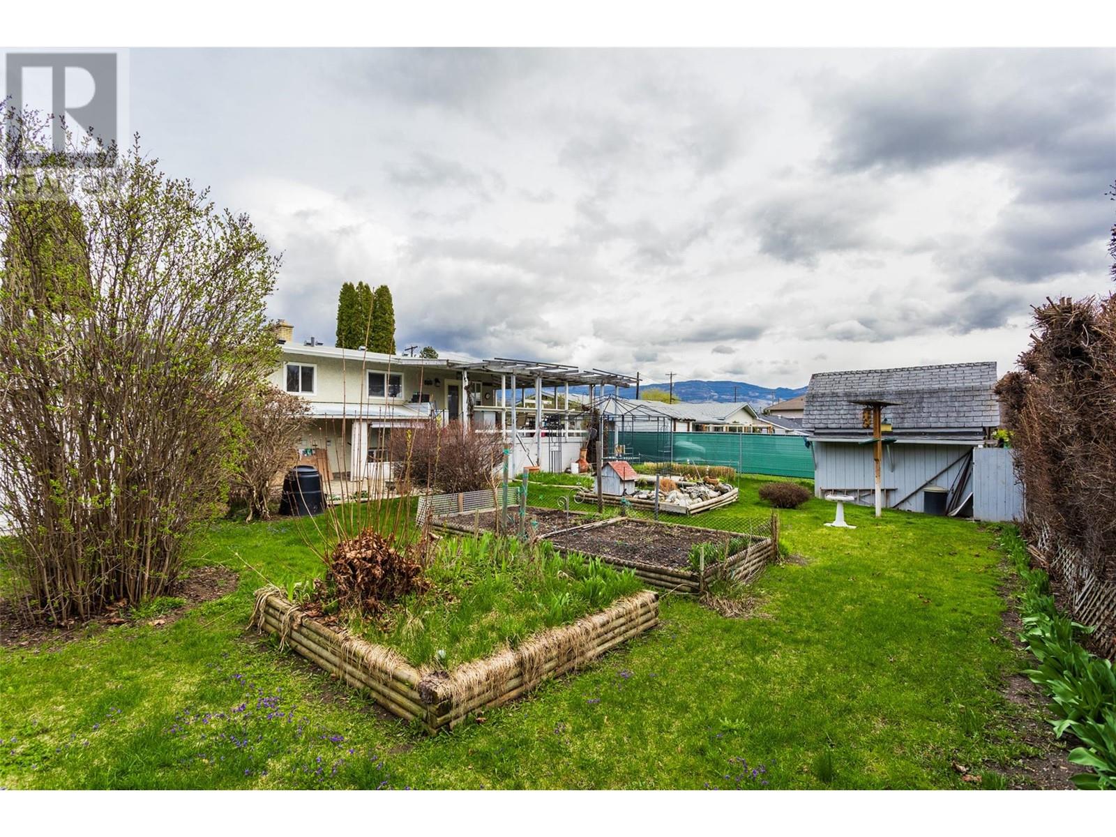  1911 Cross Road, Kelowna