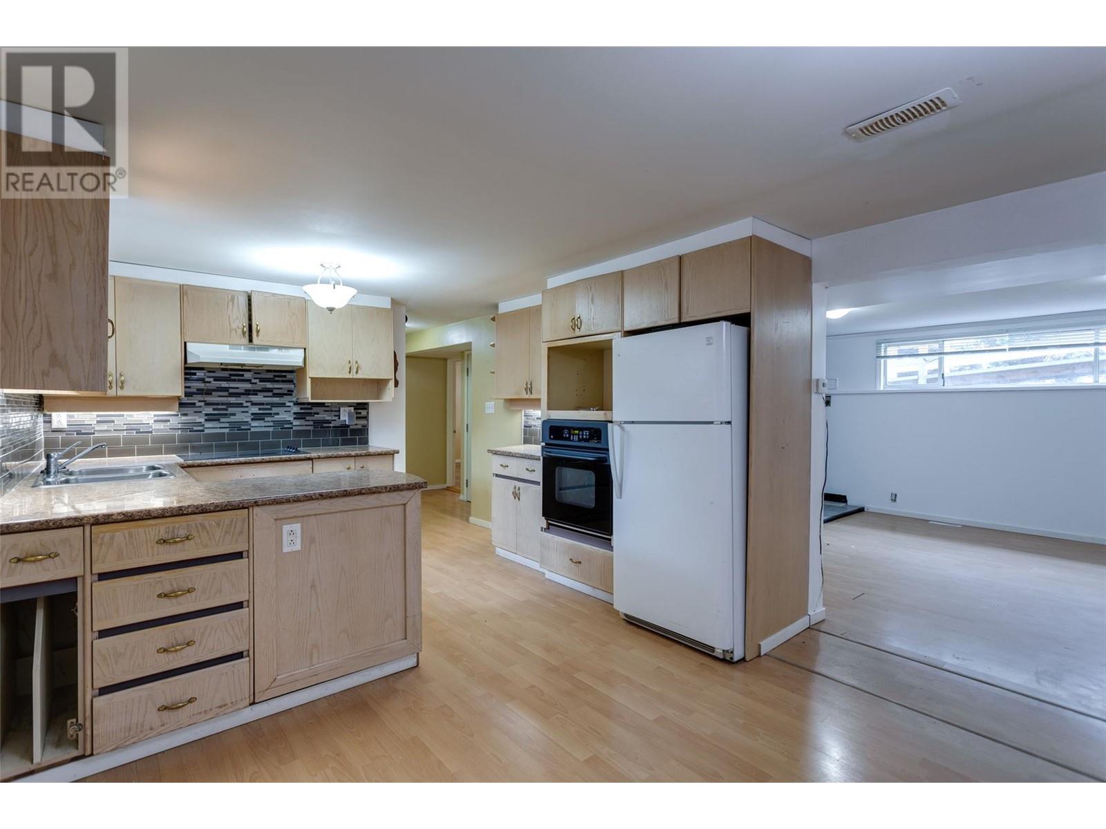  1911 Cross Road, Kelowna