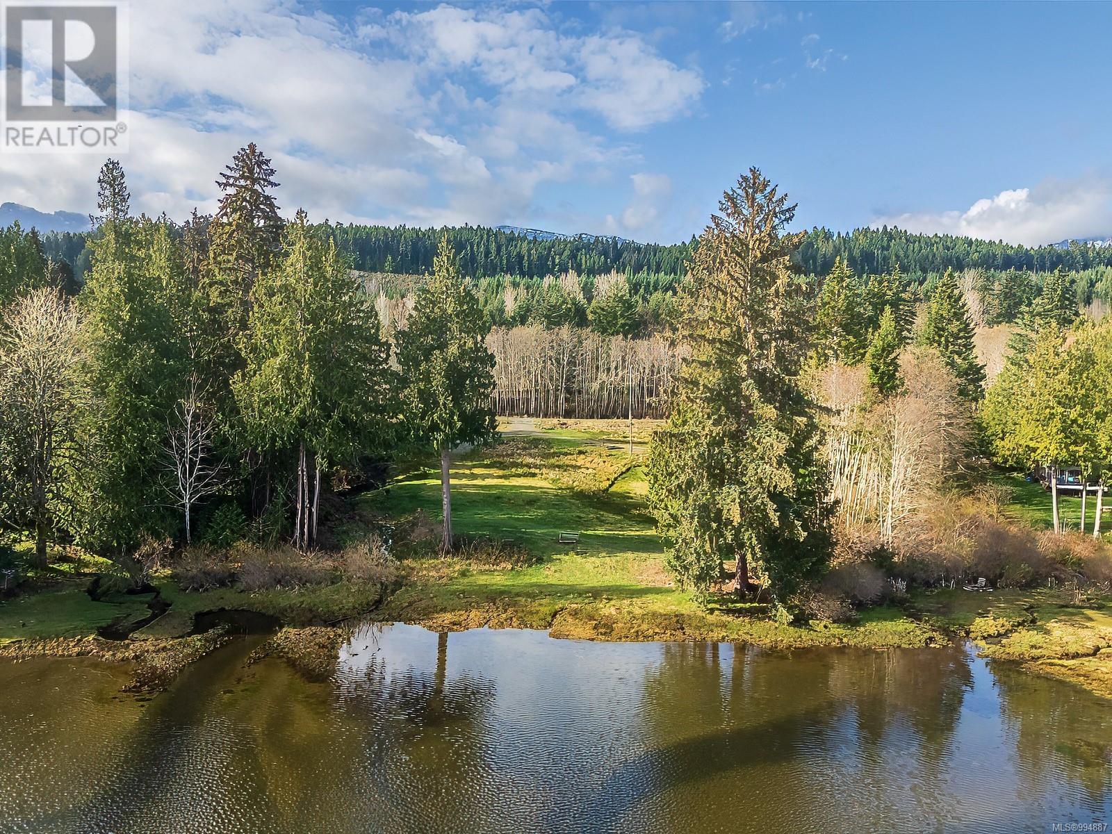 8460 Penny Lane, Fanny Bay
