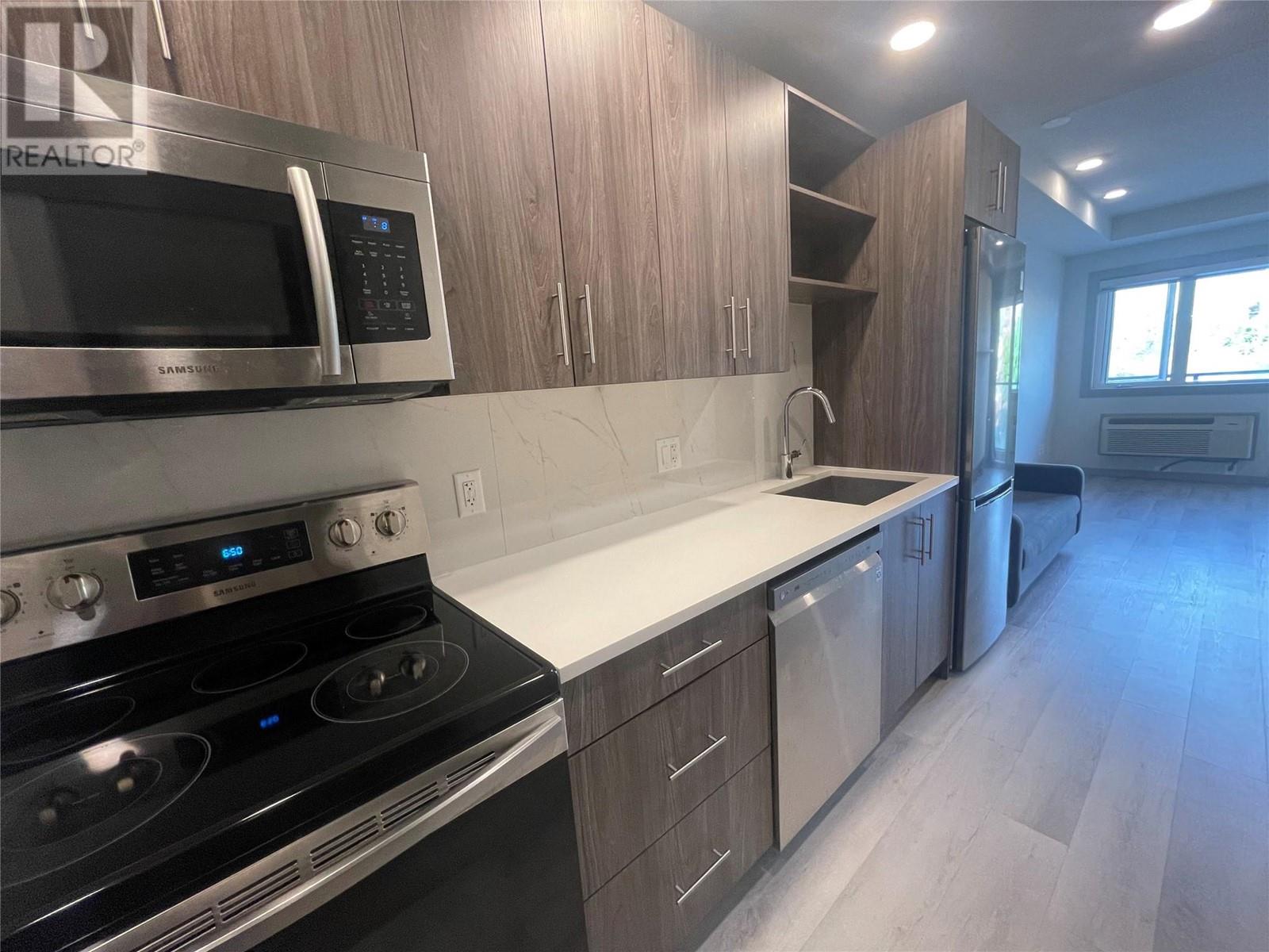323 345 Dougall Road North, Kelowna
