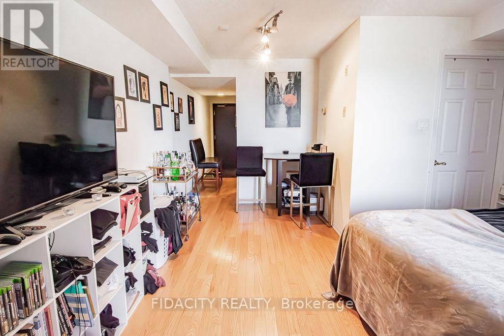 Photo 3 of 5 C 310 Central Park Drive, Ottawa ON