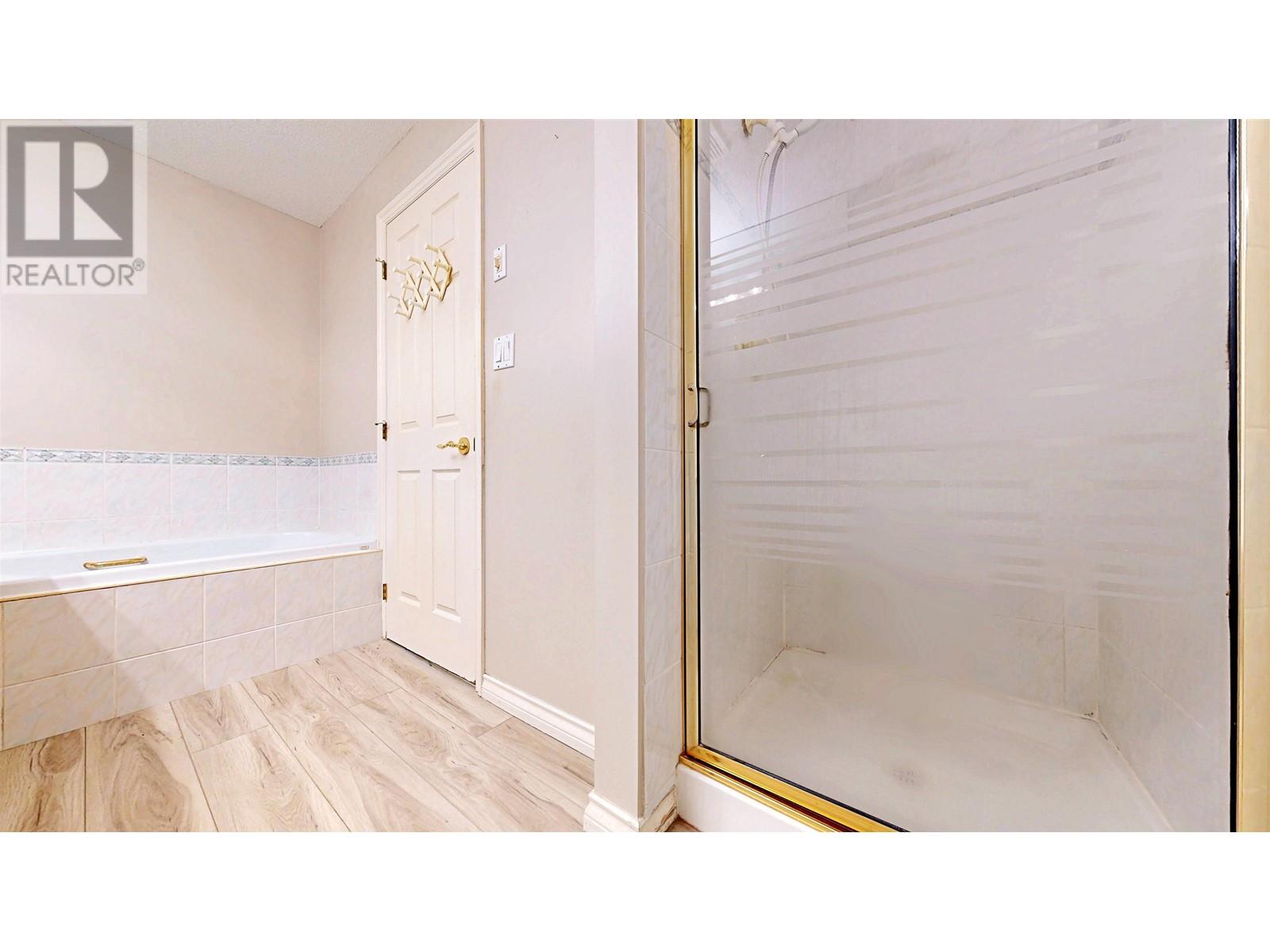 702 1400 VIEW CRESCENT, Delta real estate listing R2970027