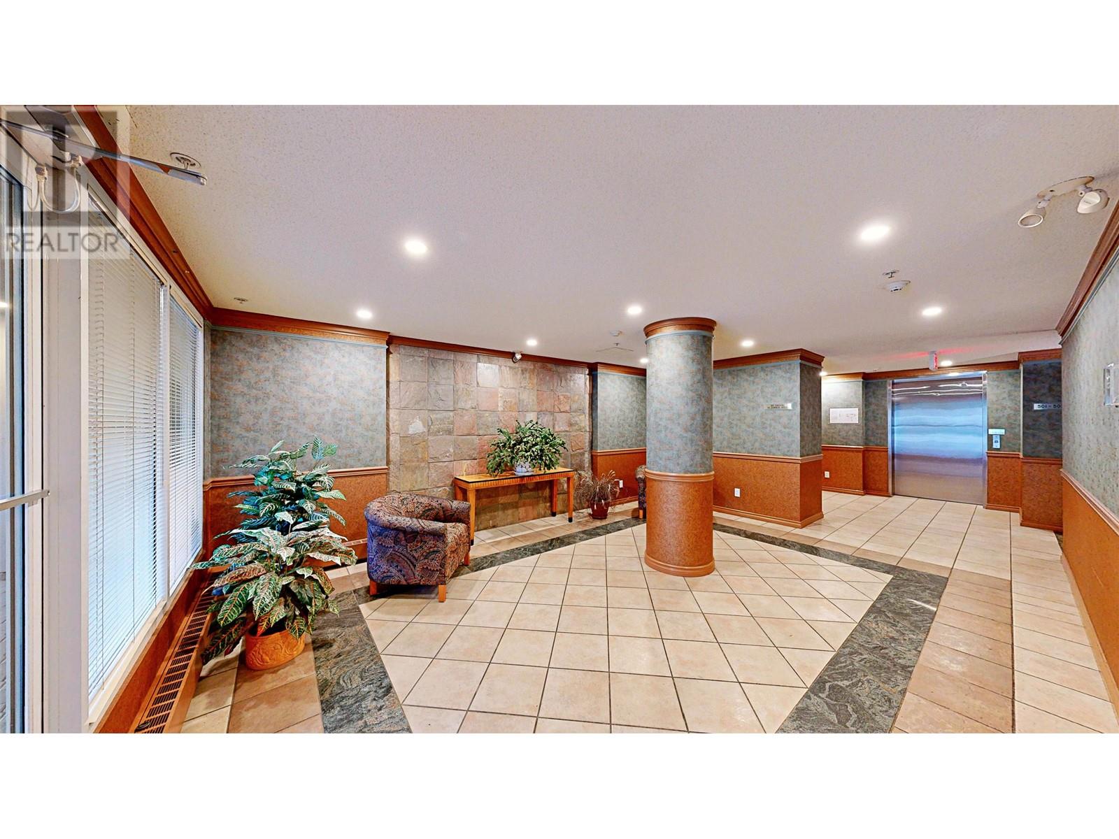702 1400 VIEW CRESCENT, Delta real estate listing R2970027