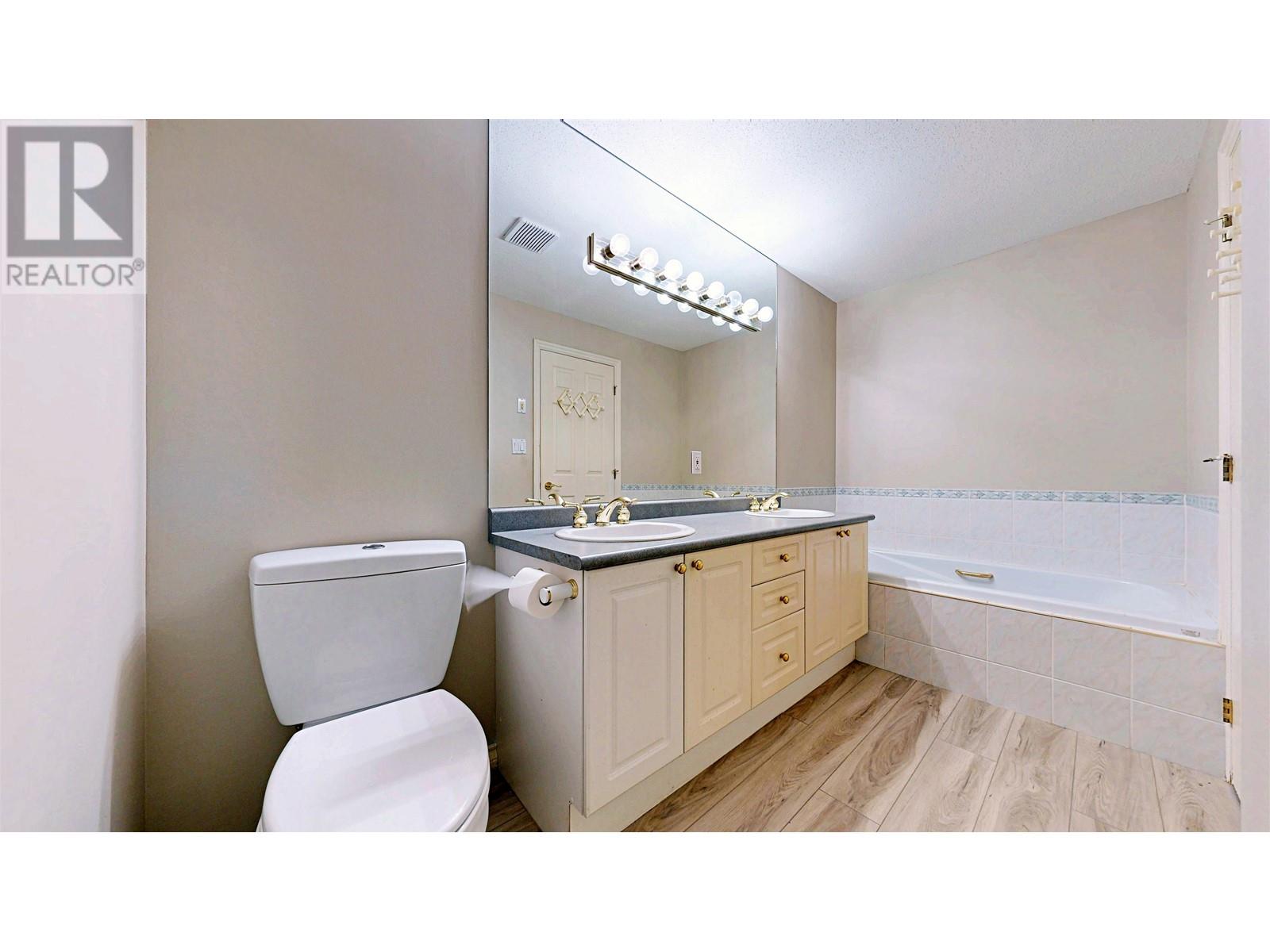 702 1400 VIEW CRESCENT, Delta real estate listing R2970027