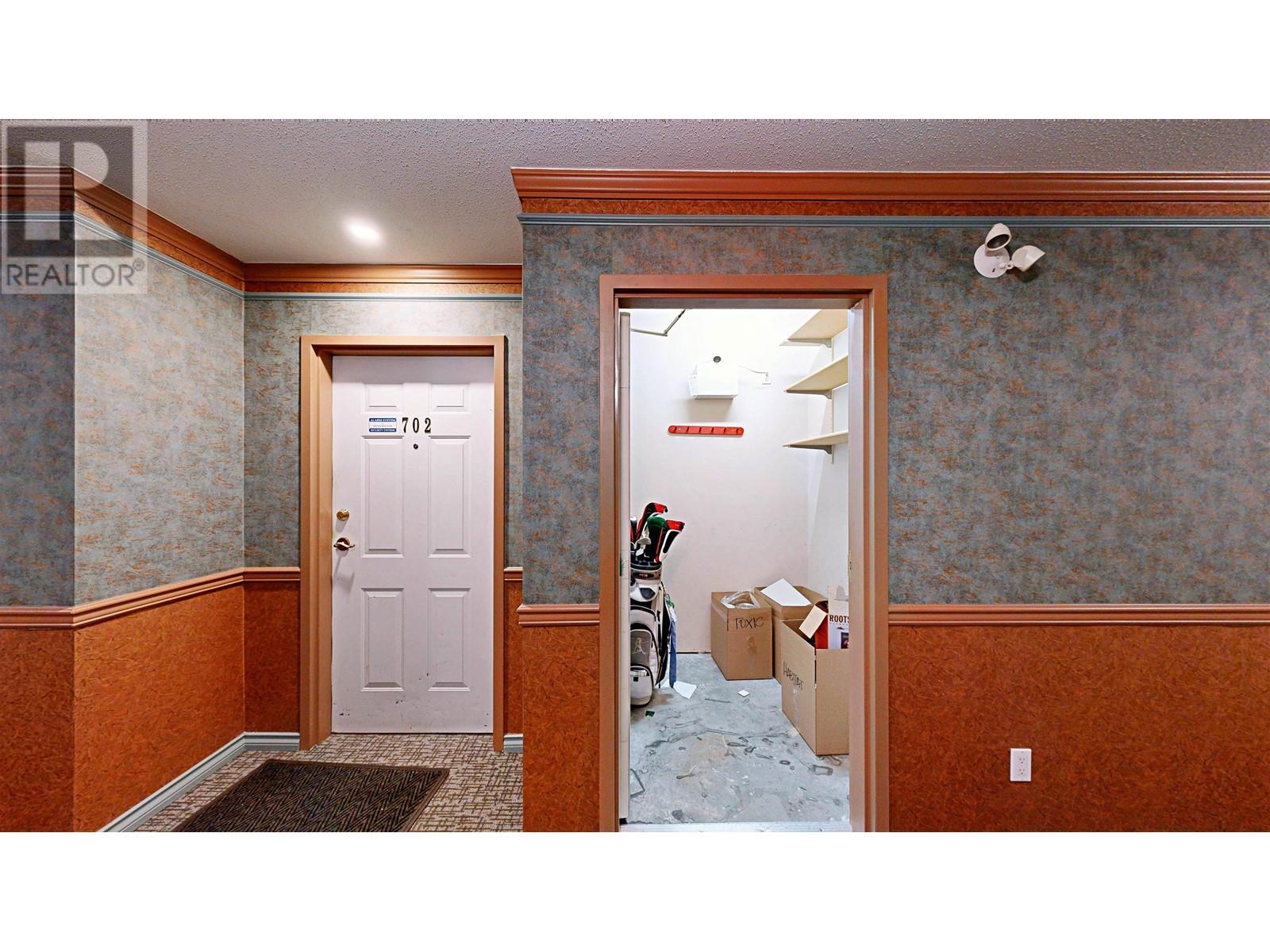 702 1400 VIEW CRESCENT, Delta real estate listing R2970027