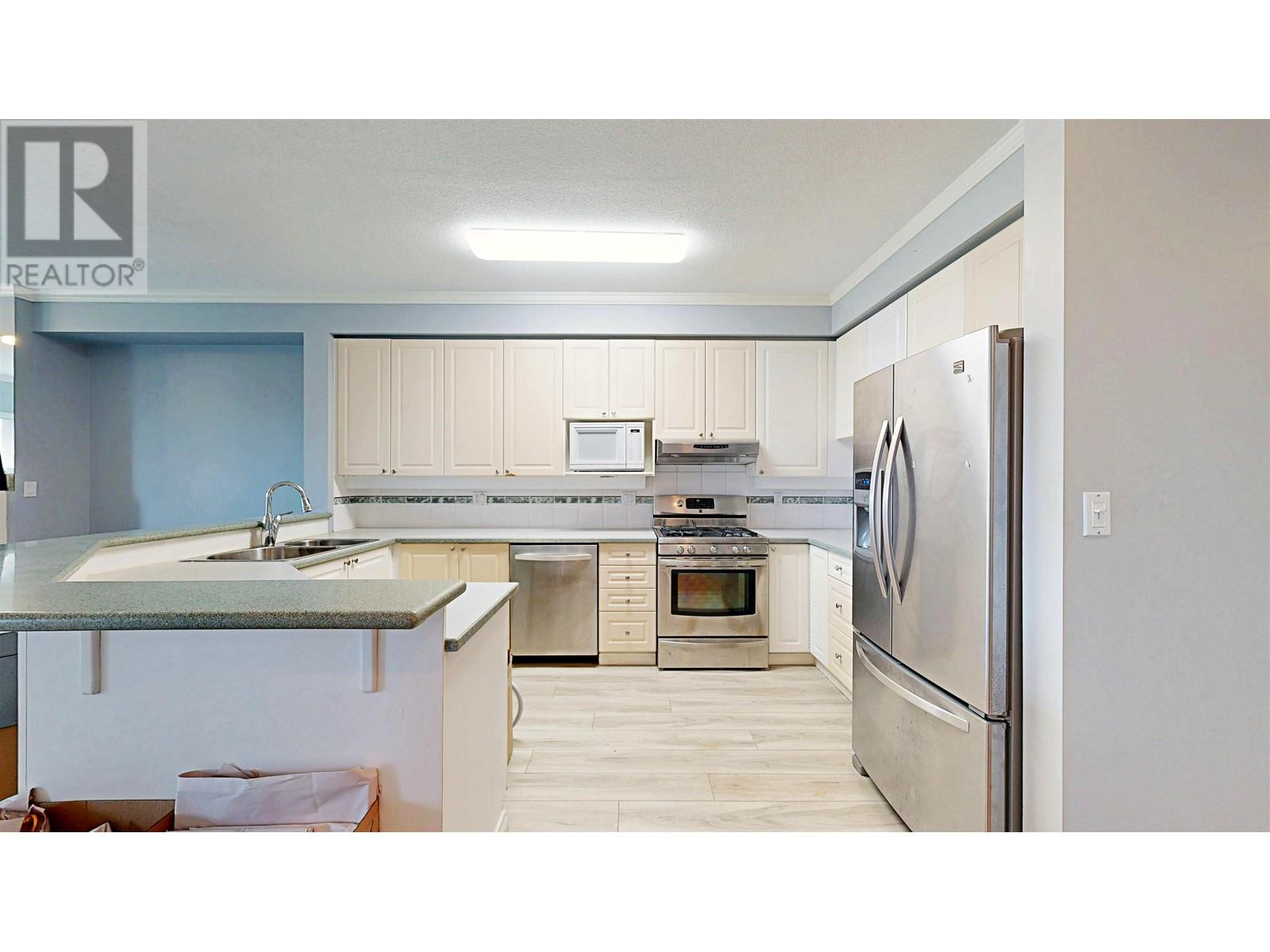 702 1400 VIEW CRESCENT, Delta real estate listing R2970027