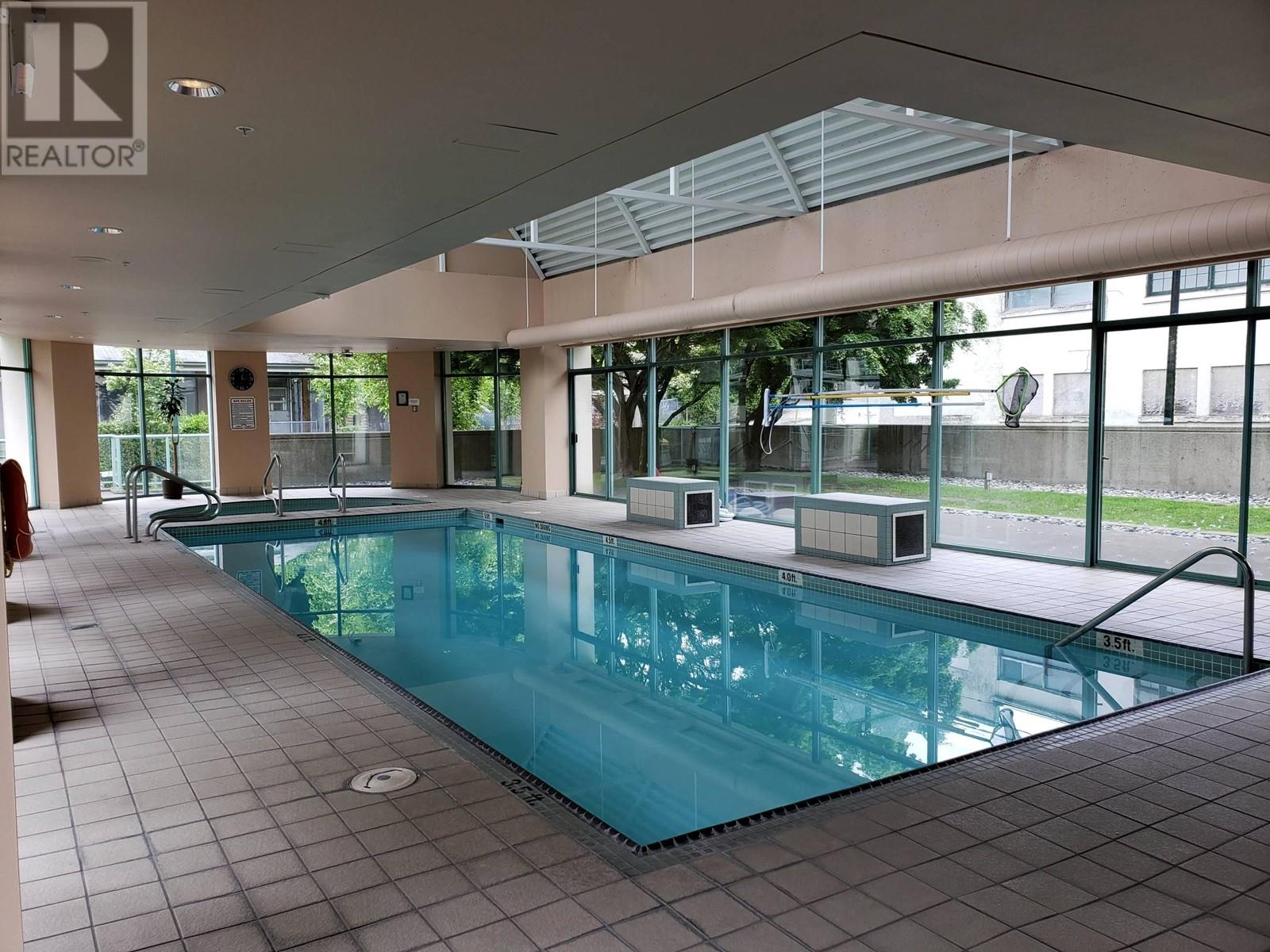Photo 2 of 601 907 Beach Avenue, Vancouver BC