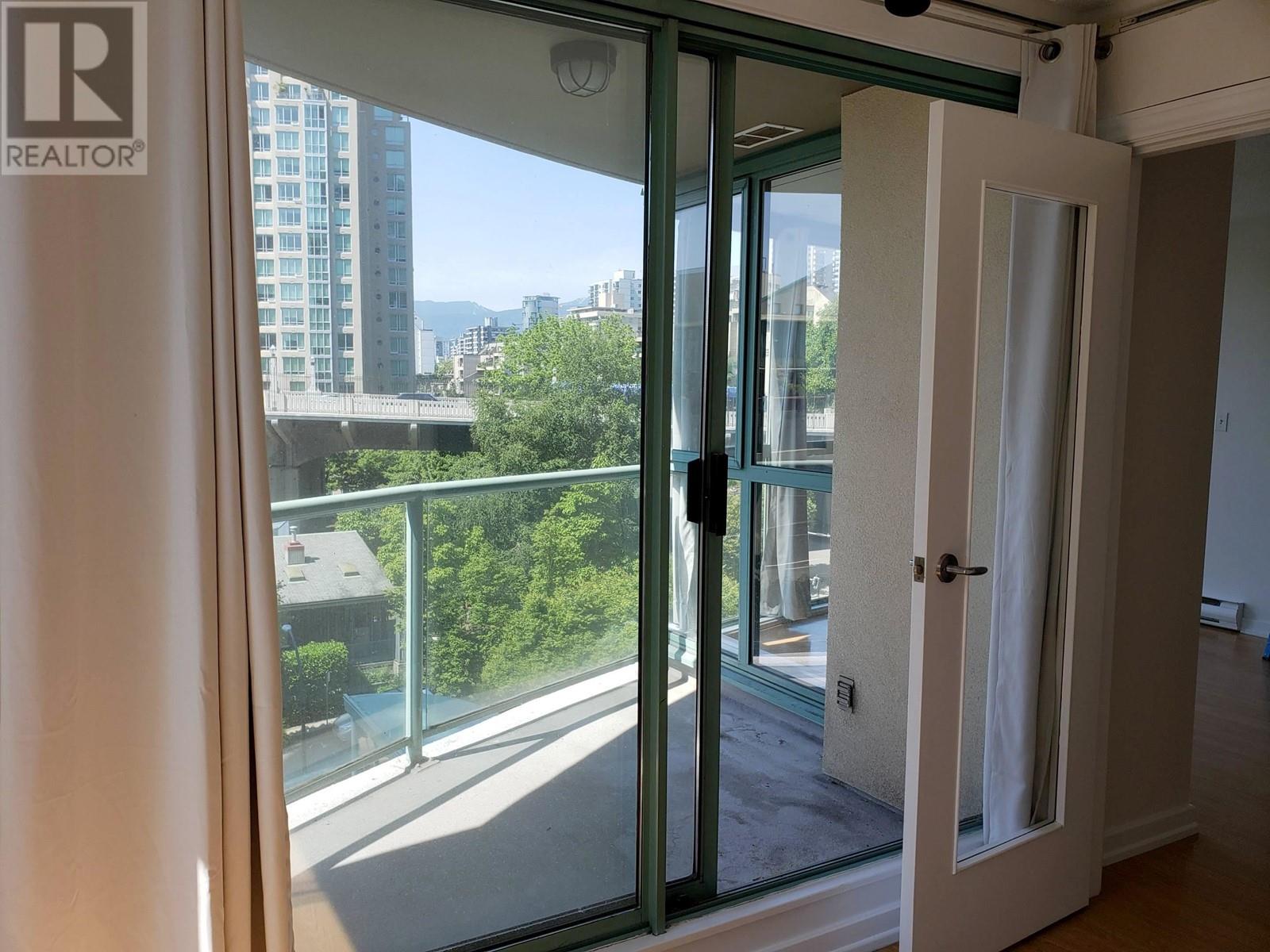 Photo 21 of 601 907 Beach Avenue, Vancouver BC