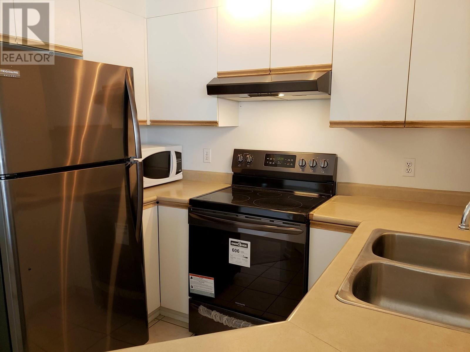 Photo 29 of 601 907 Beach Avenue, Vancouver BC