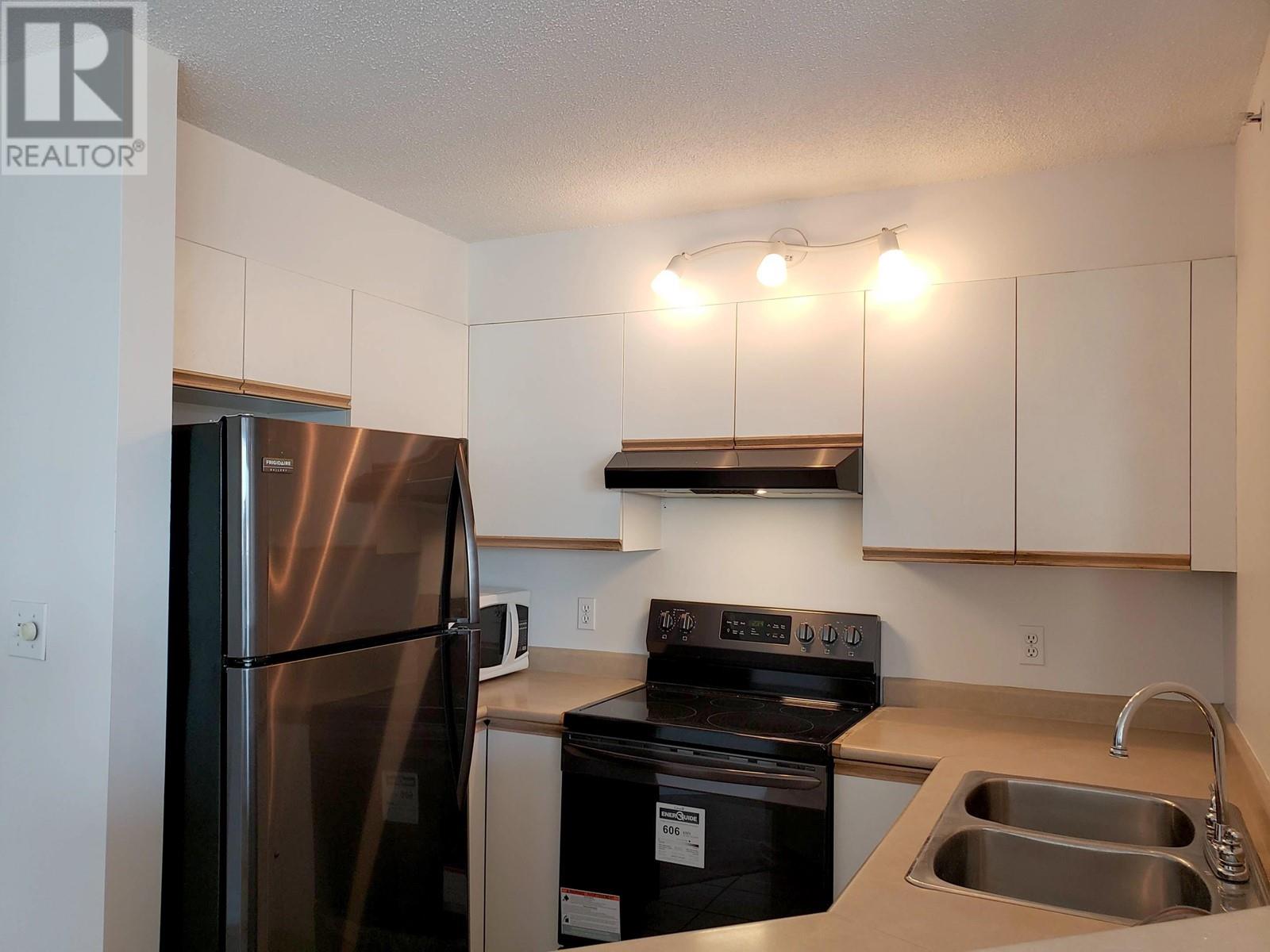 Photo 31 of 601 907 Beach Avenue, Vancouver BC