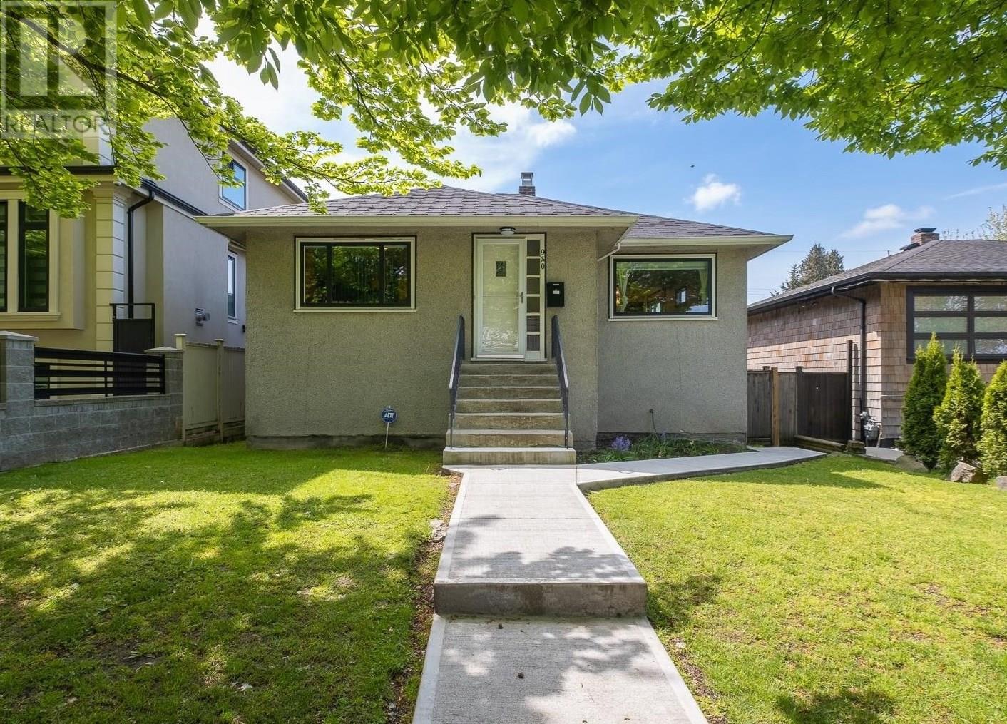 Photo 1 of 930 E 40th Avenue, Vancouver BC