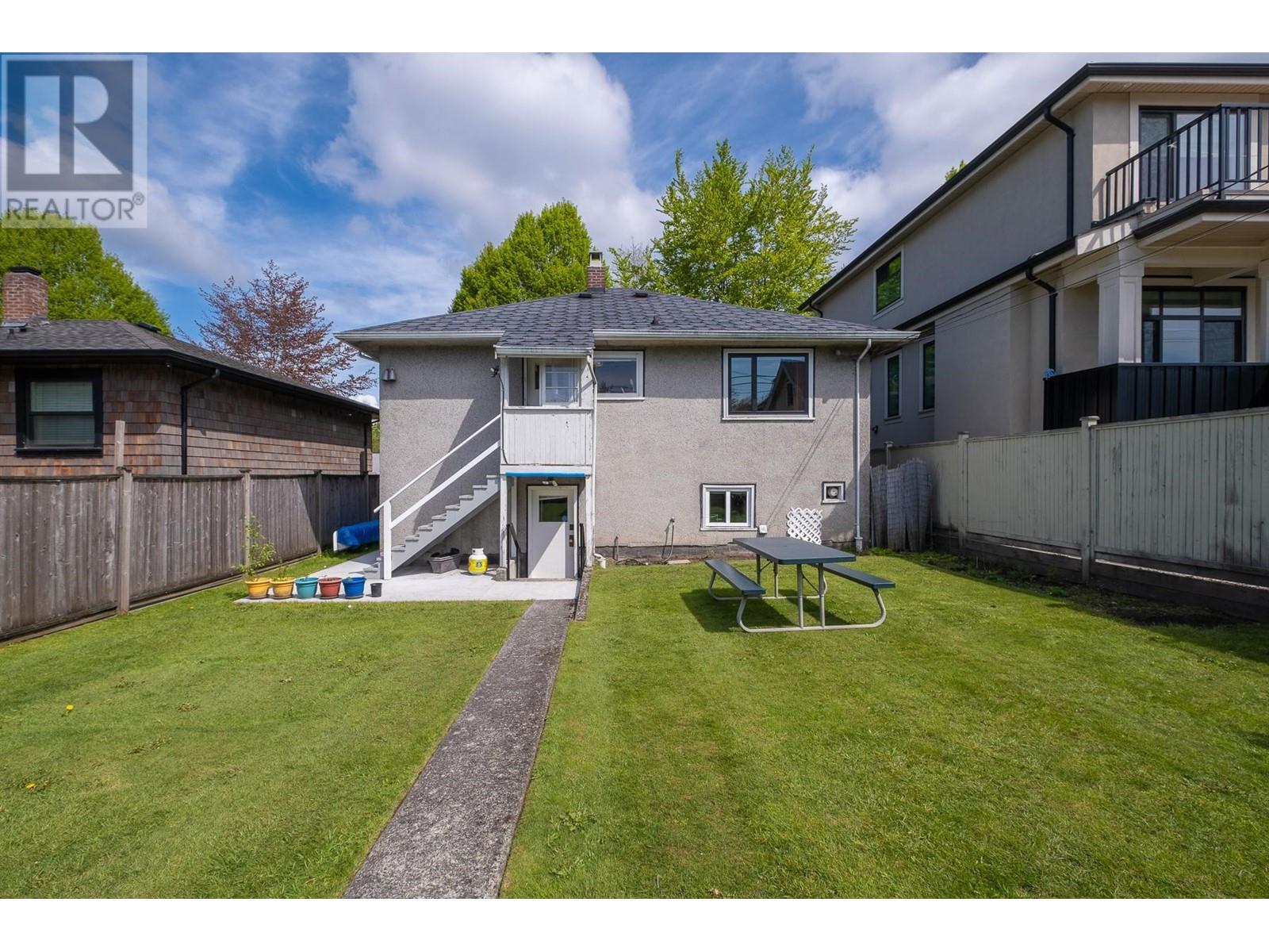 Photo 16 of 930 E 40th Avenue, Vancouver BC