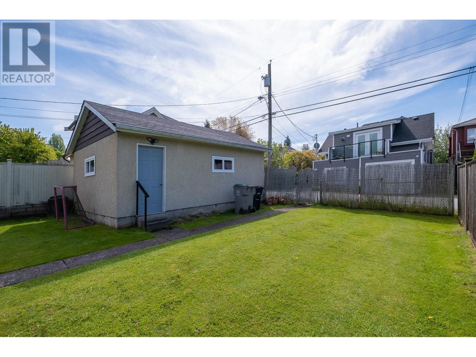Photo 18 of 930 E 40th Avenue, Vancouver BC