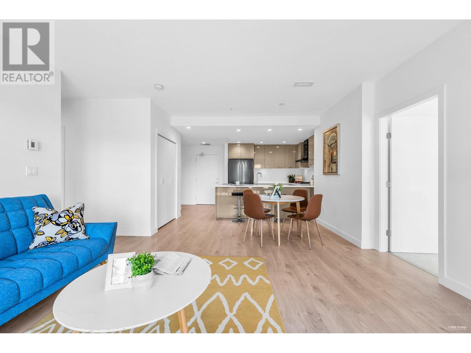 Photo 14 of 316 3581 Ross Drive, Vancouver BC