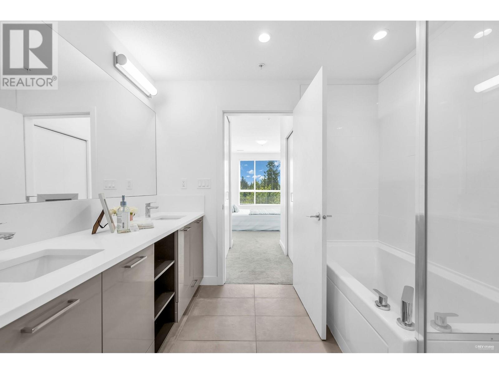 Photo 27 of 316 3581 Ross Drive, Vancouver BC