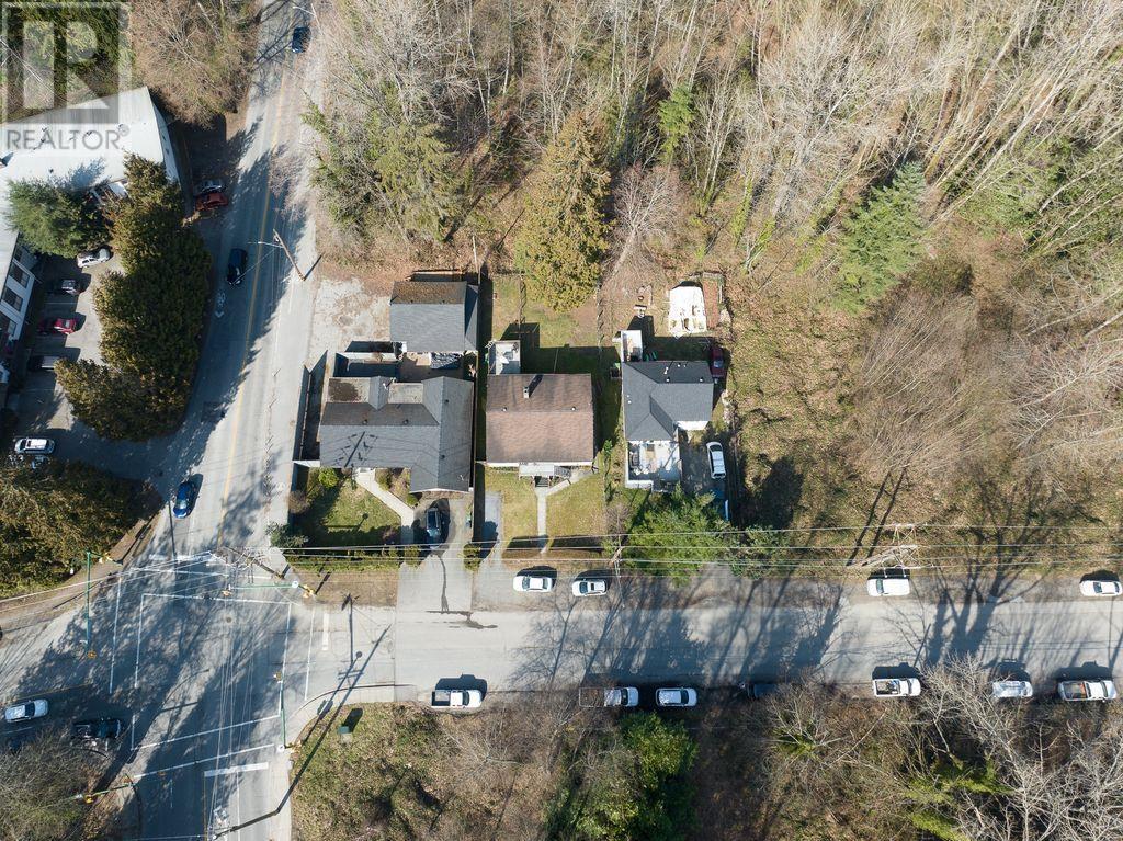 2204 OLD DOLLARTON ROAD, North Vancouver