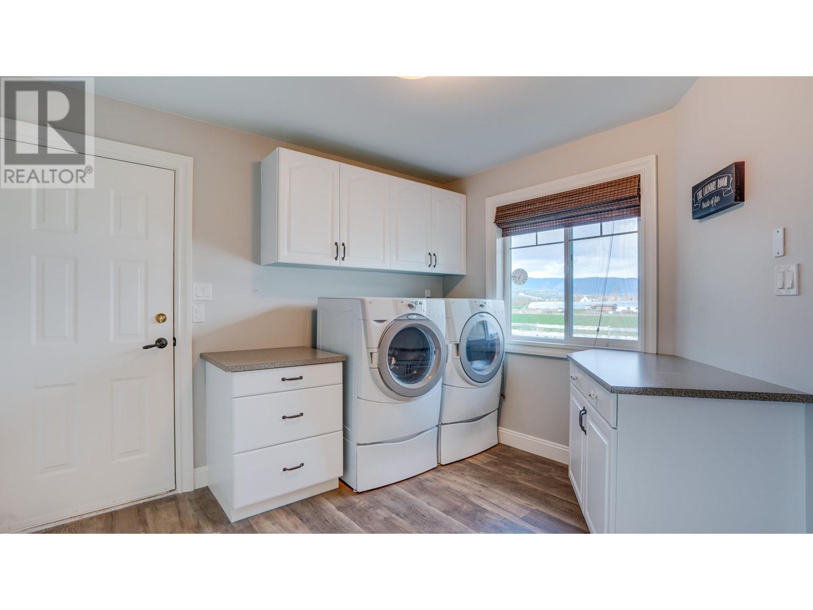 1829 Pleasant Valley Road, Armstrong