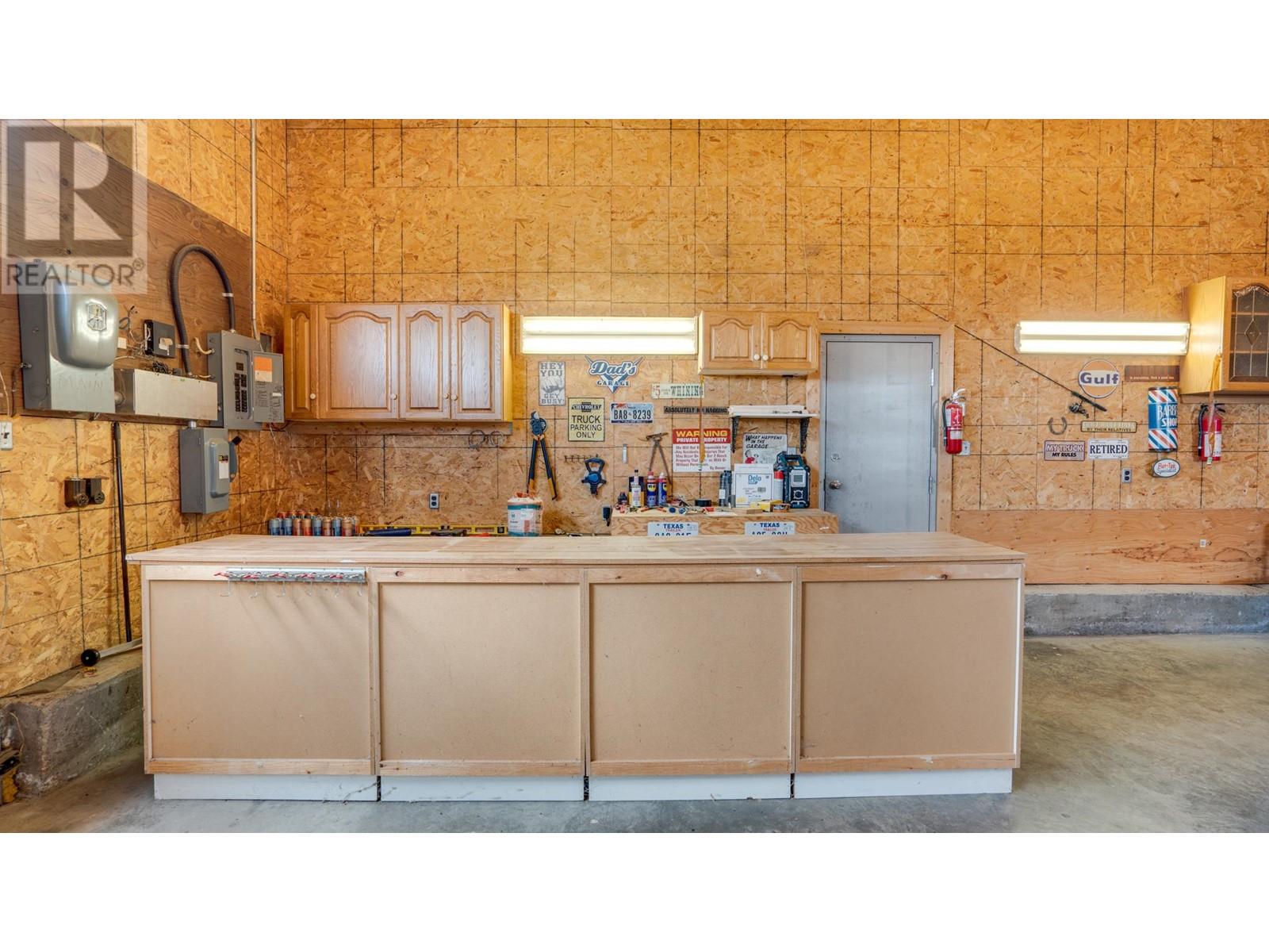 1829 Pleasant Valley Road, Armstrong