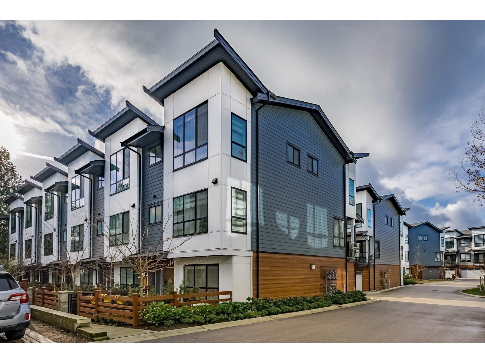 Photo 4 of 71 7177 194 A Street Street, Surrey BC