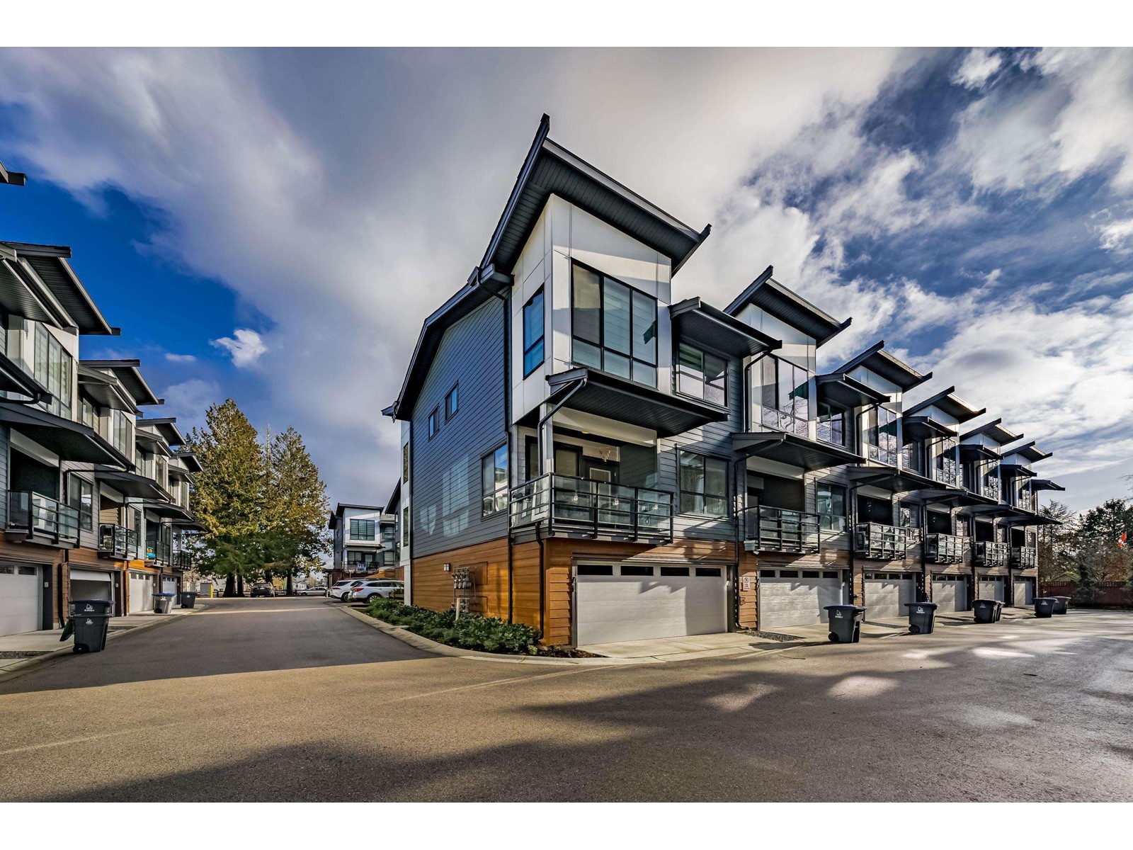Photo 37 of 71 7177 194 A Street Street, Surrey BC