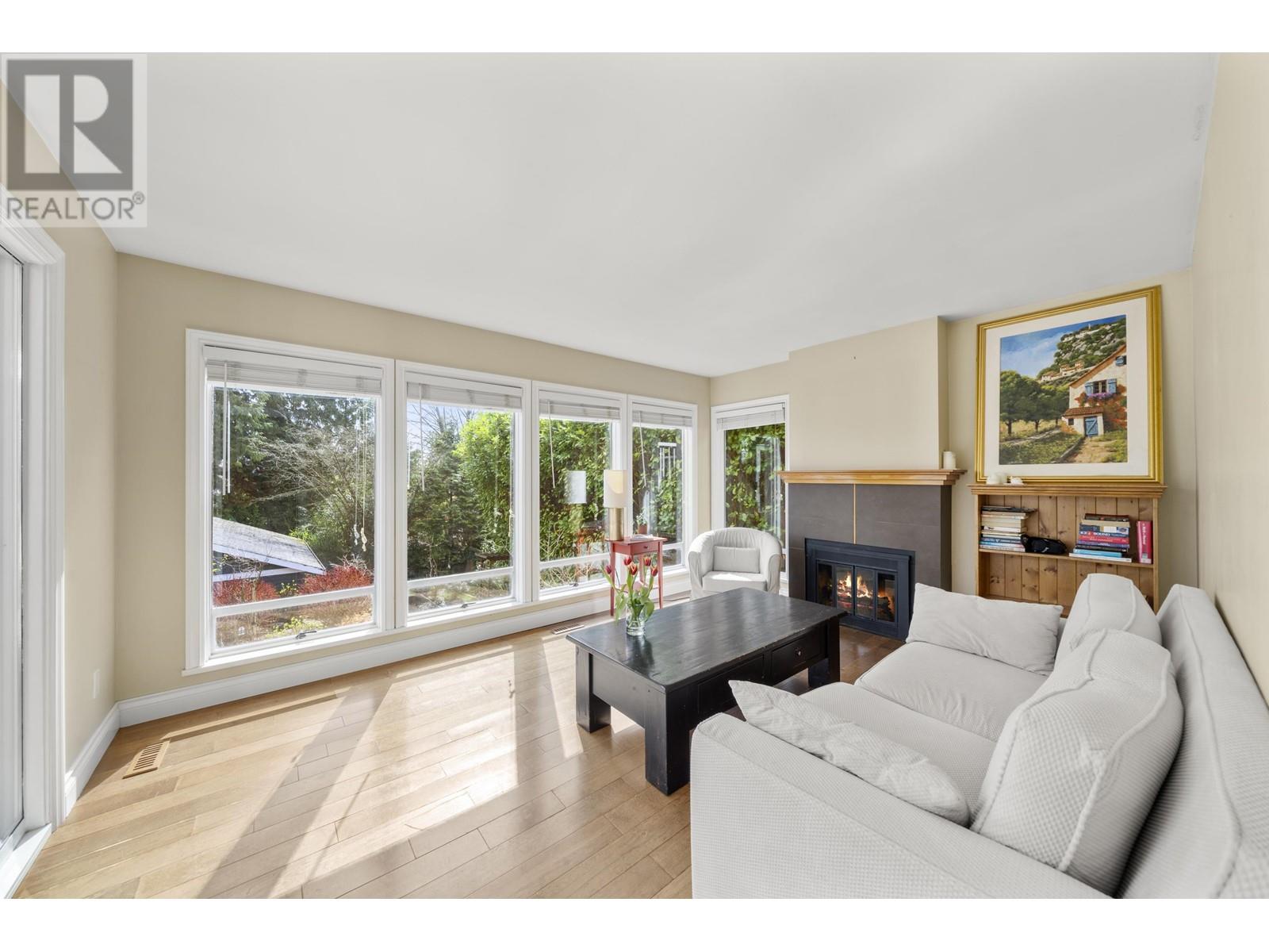 1588 INGLEWOOD AVENUE, West Vancouver