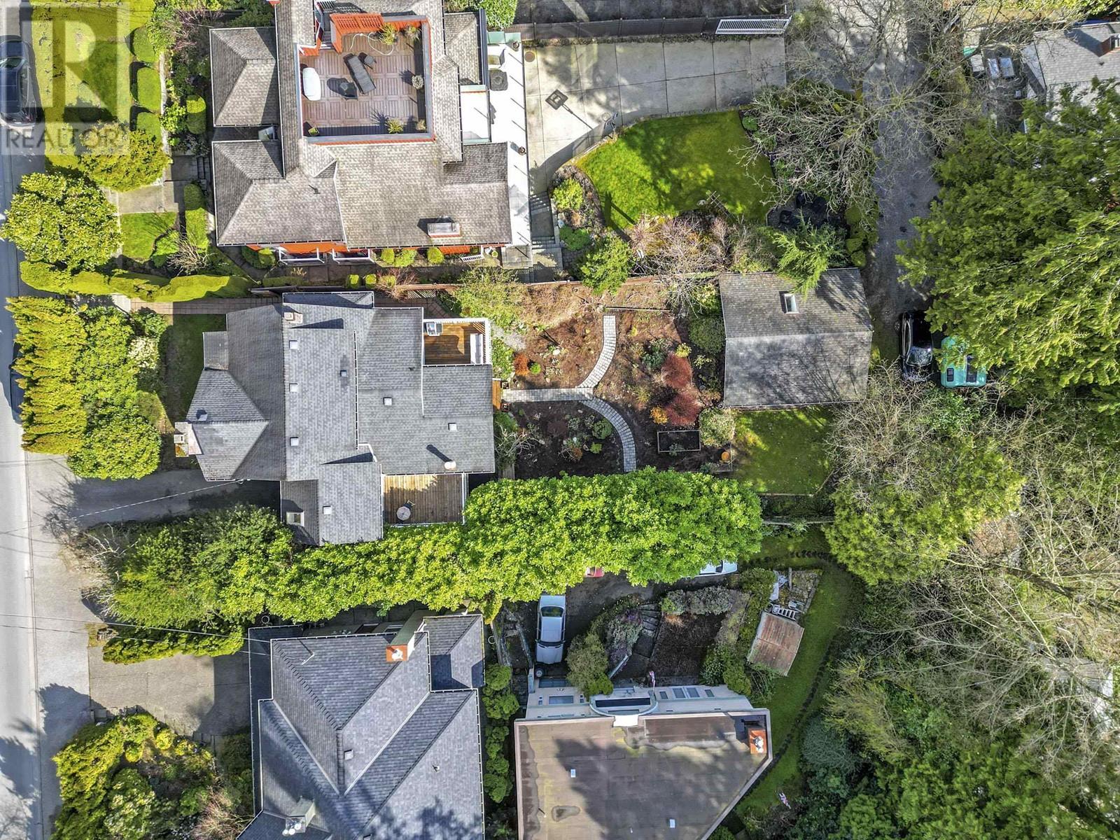 1588 INGLEWOOD AVENUE, West Vancouver