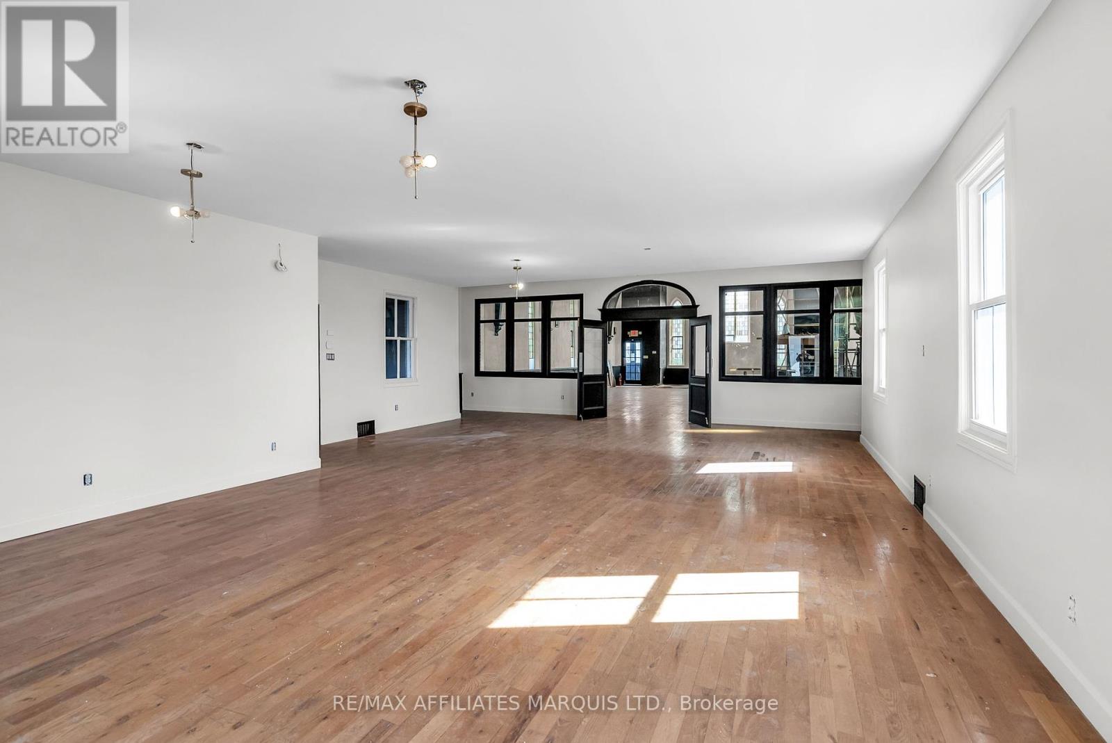Photo 7 of 130 Sydney Street, Cornwall ON