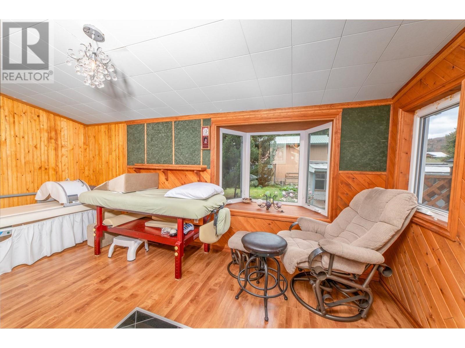 5145 ELSIE HOLMES Road, Creston