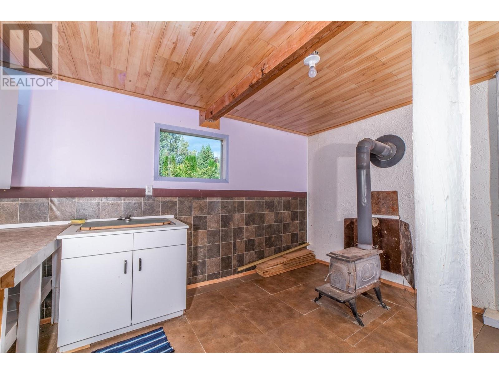 5145 ELSIE HOLMES Road, Creston