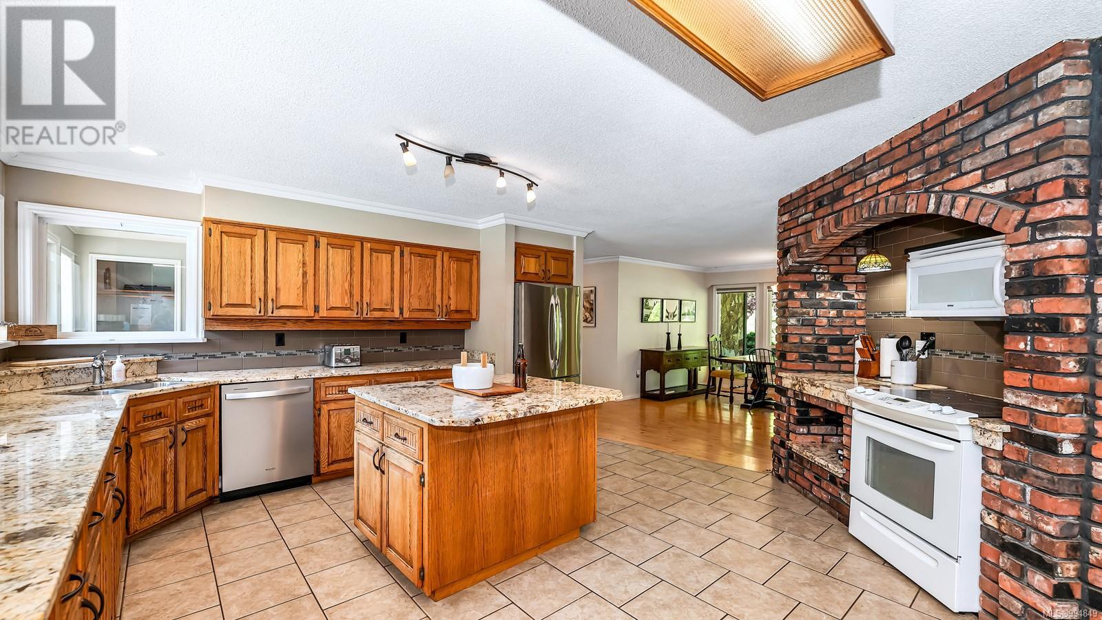 1176 Shawnigan-Mill Bay Rd, Mill Bay