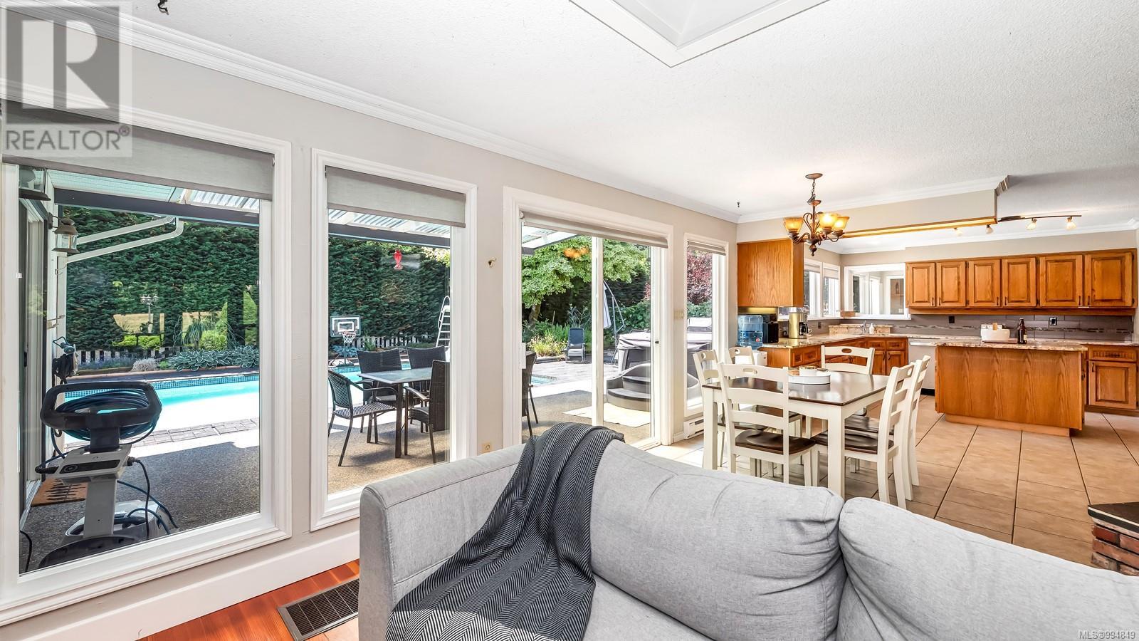 1176 Shawnigan-Mill Bay Rd, Mill Bay