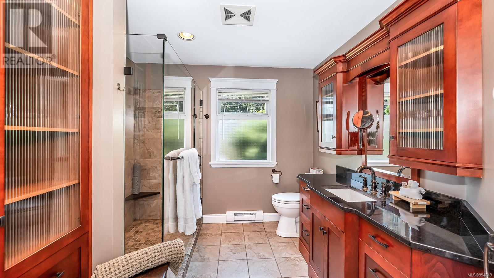 1176 Shawnigan-Mill Bay Rd, Mill Bay