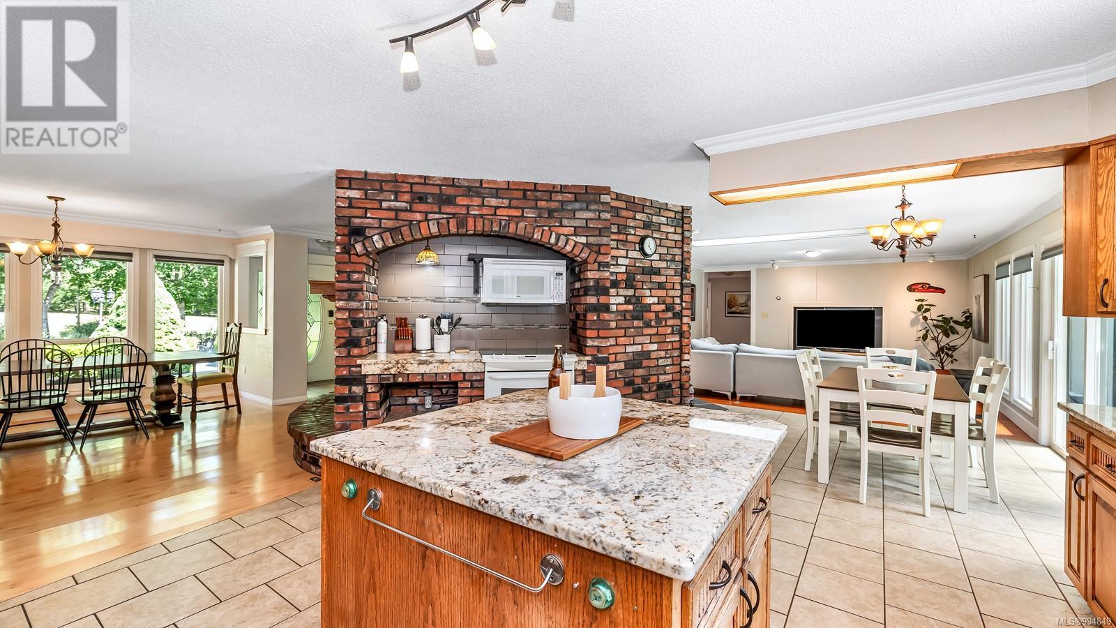 1176 Shawnigan-Mill Bay Rd, Mill Bay