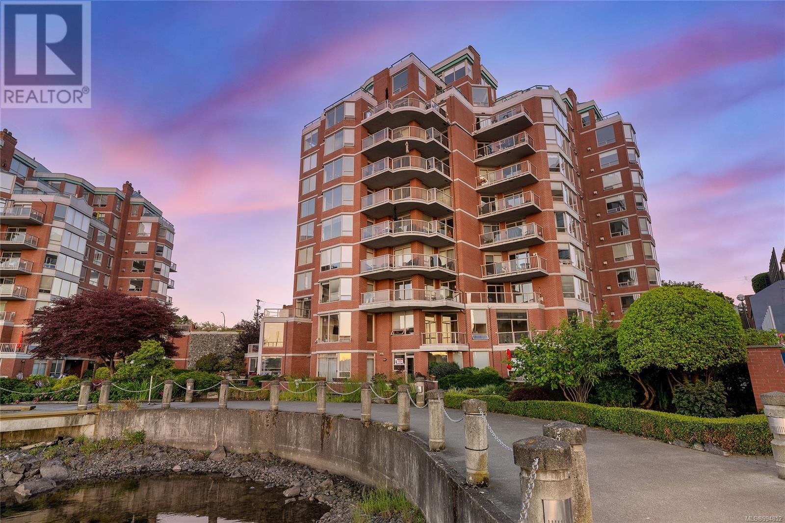 1101 630 Montreal Street, Victoria