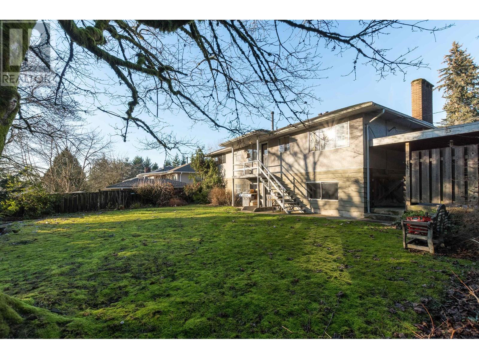 Photo 17 of 7046 Hillview Street, Burnaby BC