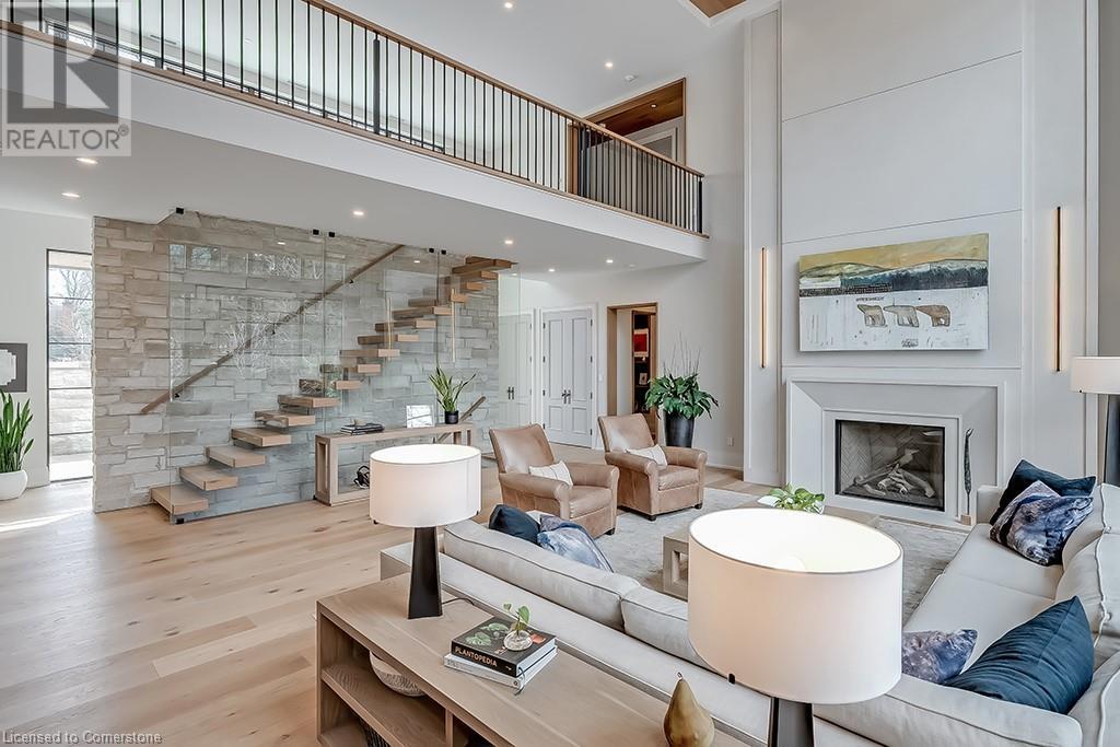 Photo 8 of 3093 Princess Boulevard, Burlington ON