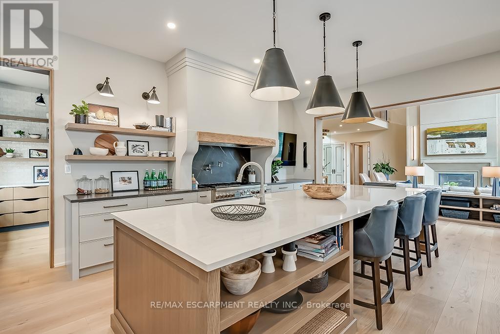Photo 11 of 3093 Princess Boulevard, Burlington ON