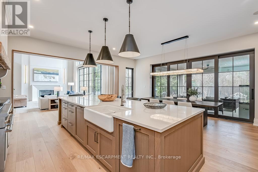 Photo 12 of 3093 Princess Boulevard, Burlington ON