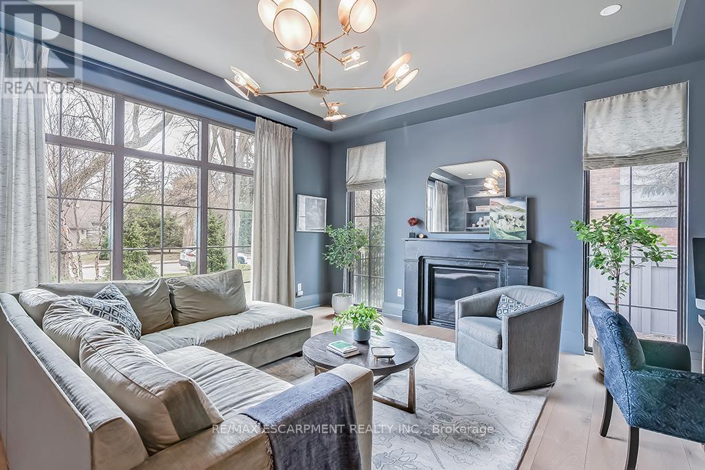 Photo 17 of 3093 Princess Boulevard, Burlington ON
