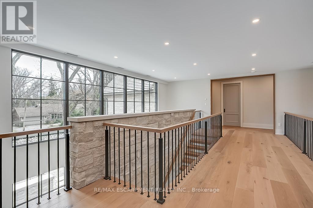 Photo 20 of 3093 Princess Boulevard, Burlington ON
