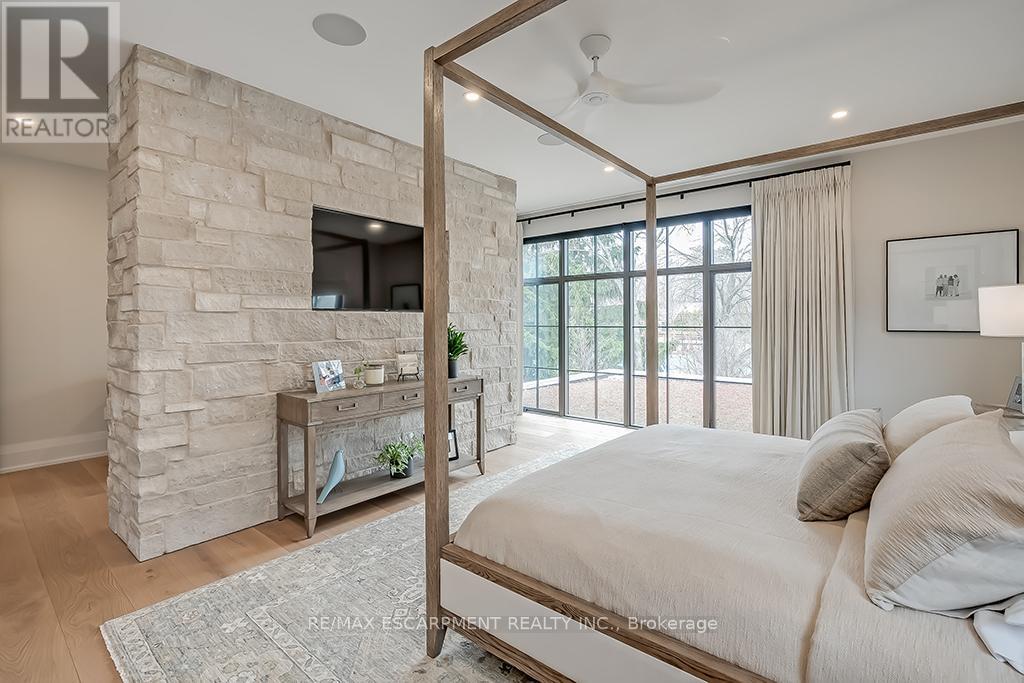 Photo 23 of 3093 Princess Boulevard, Burlington ON