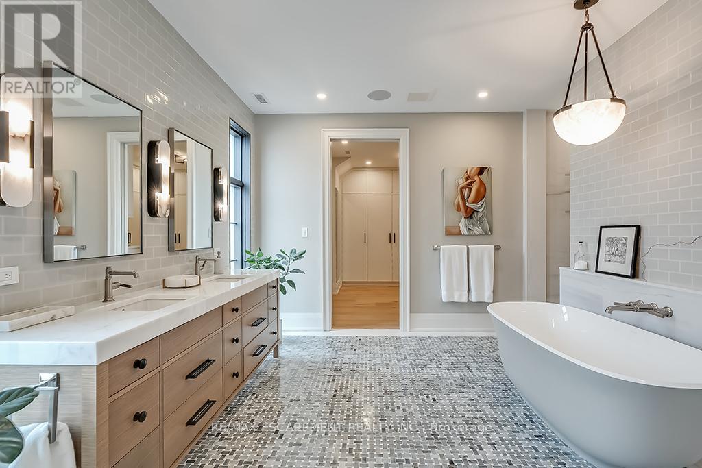 Photo 24 of 3093 Princess Boulevard, Burlington ON