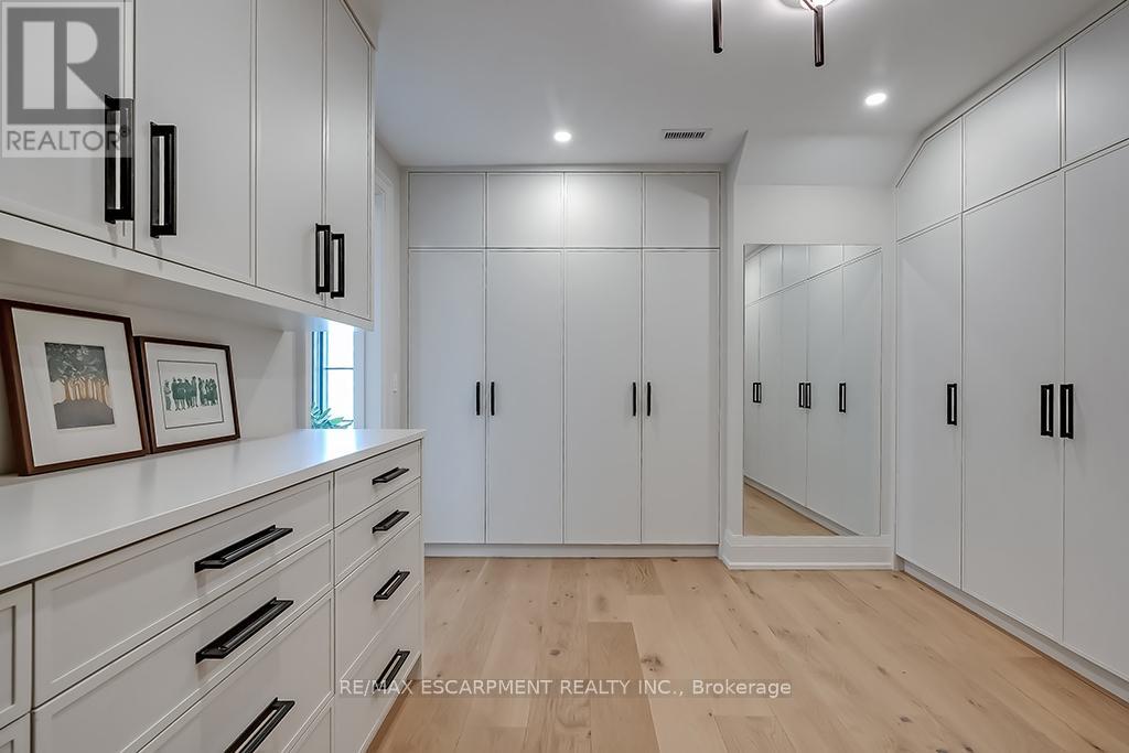 Photo 25 of 3093 Princess Boulevard, Burlington ON