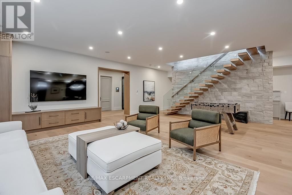 Photo 31 of 3093 Princess Boulevard, Burlington ON
