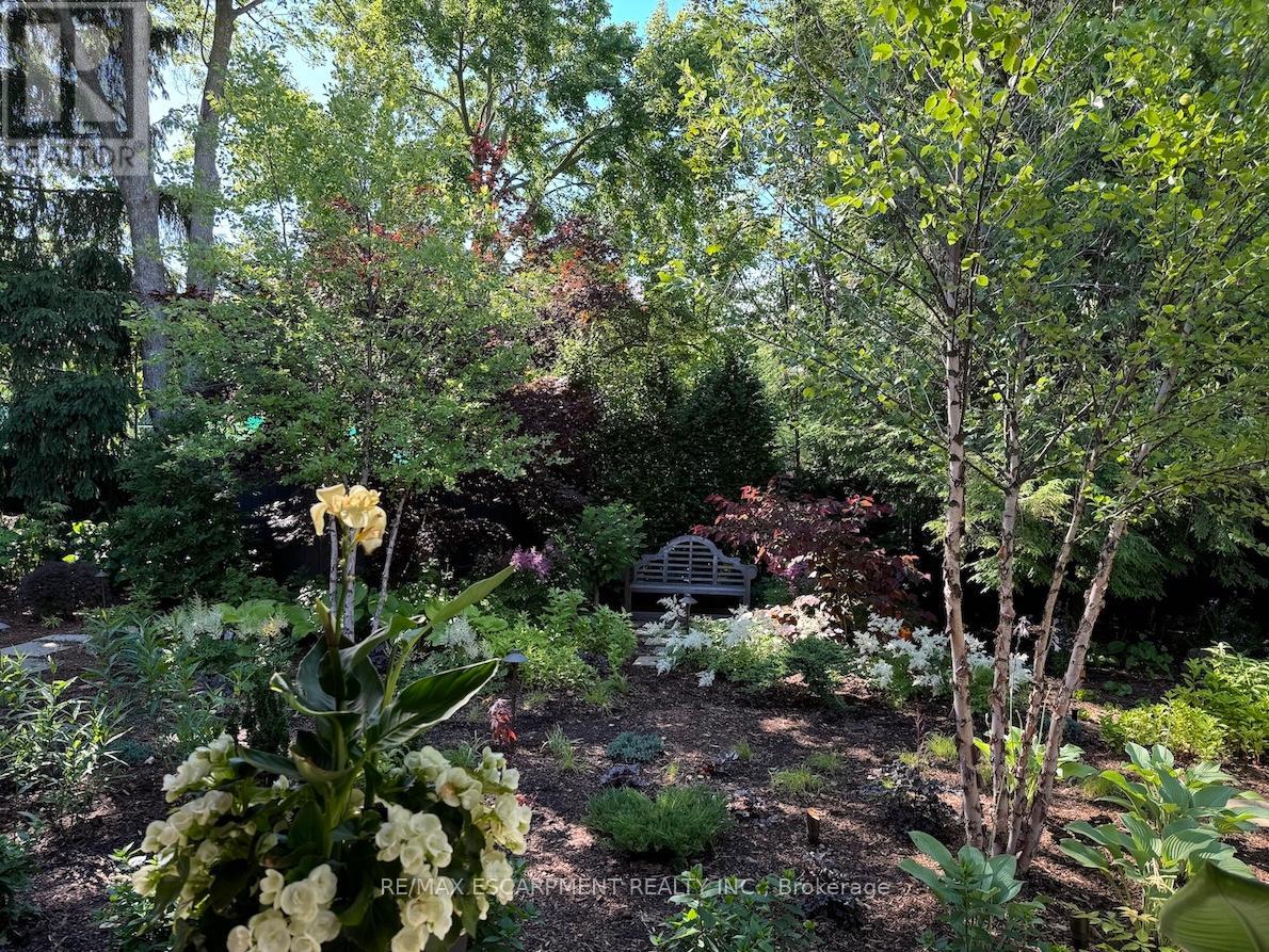 Photo 46 of 3093 Princess Boulevard, Burlington ON