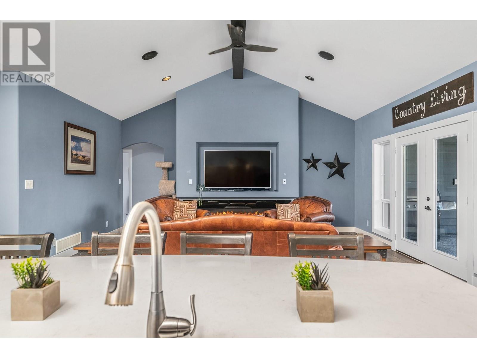  1050 Mallory Road, Enderby