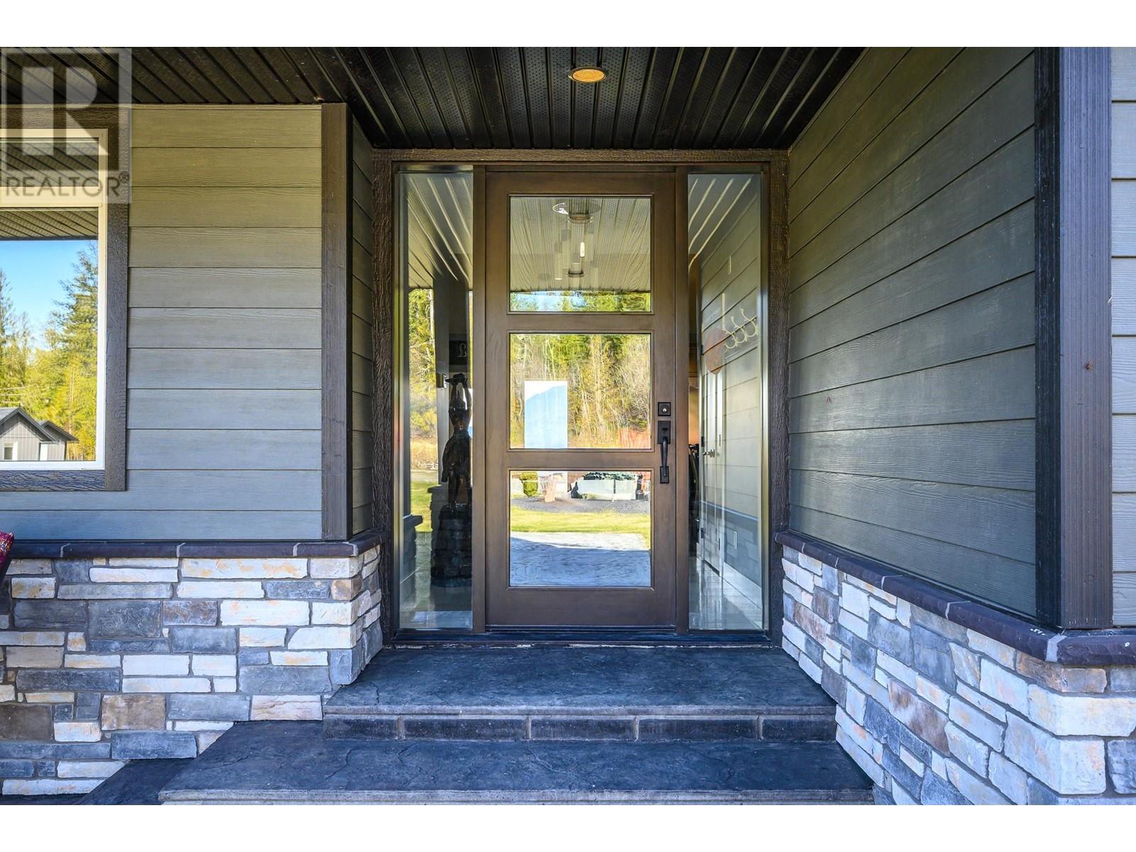  1050 Mallory Road, Enderby