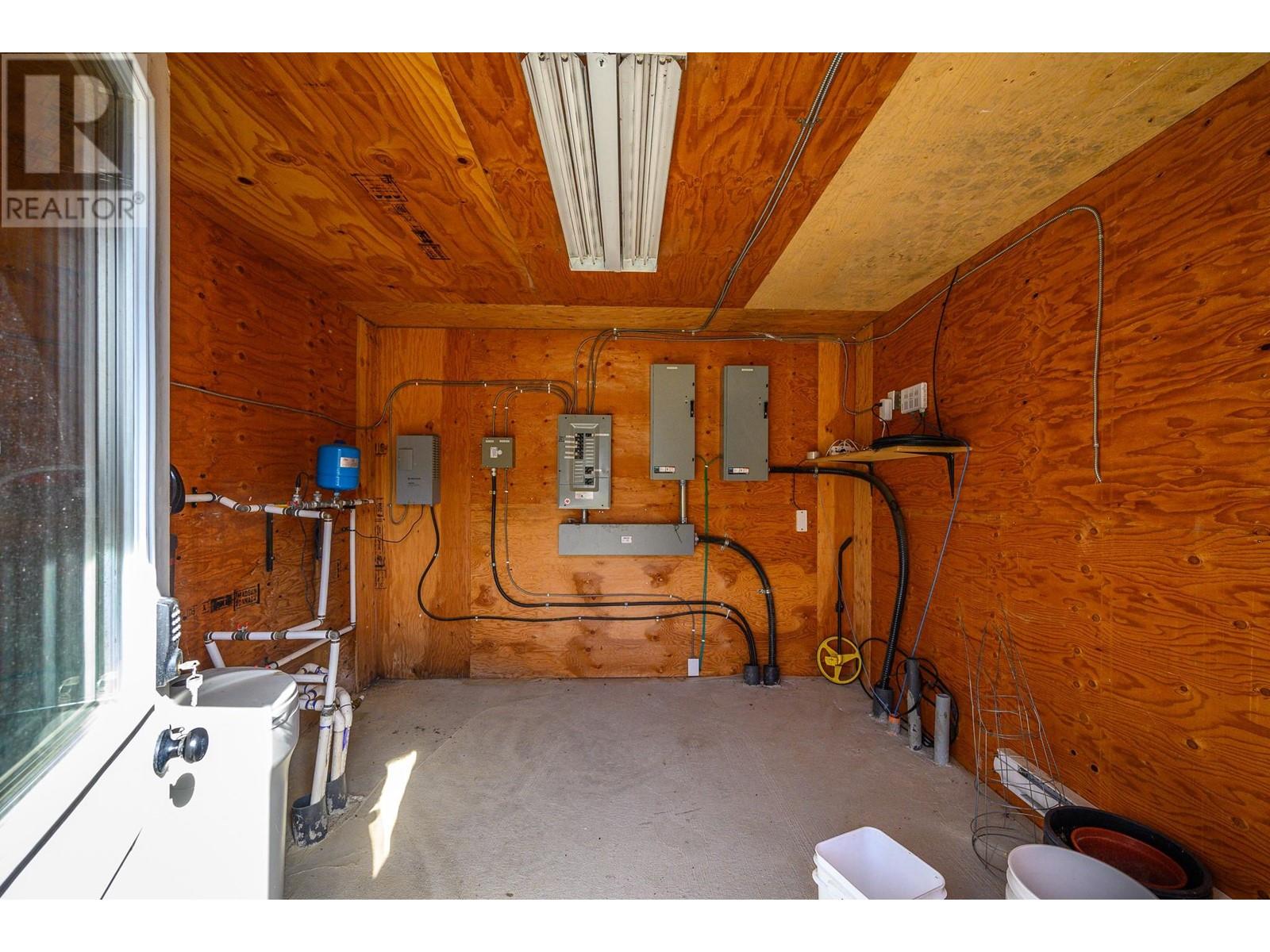  1050 Mallory Road, Enderby