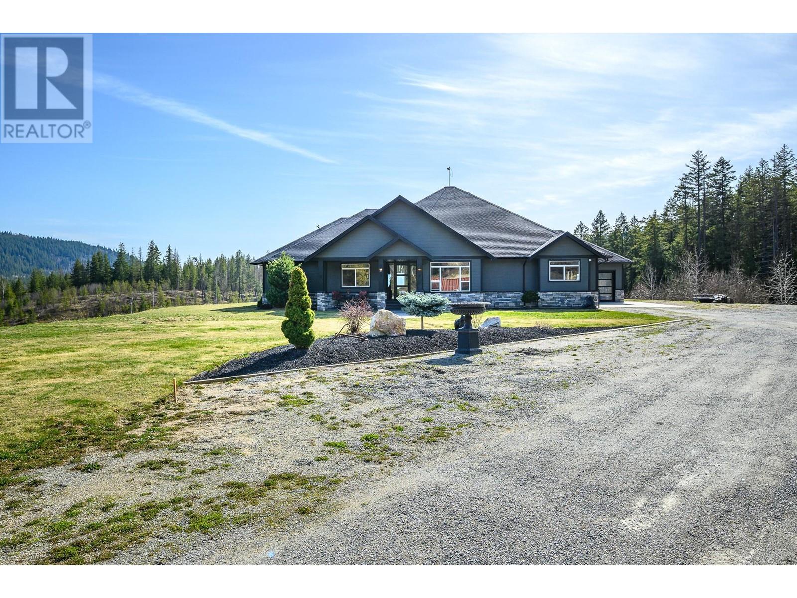 1050 Mallory Road, Enderby