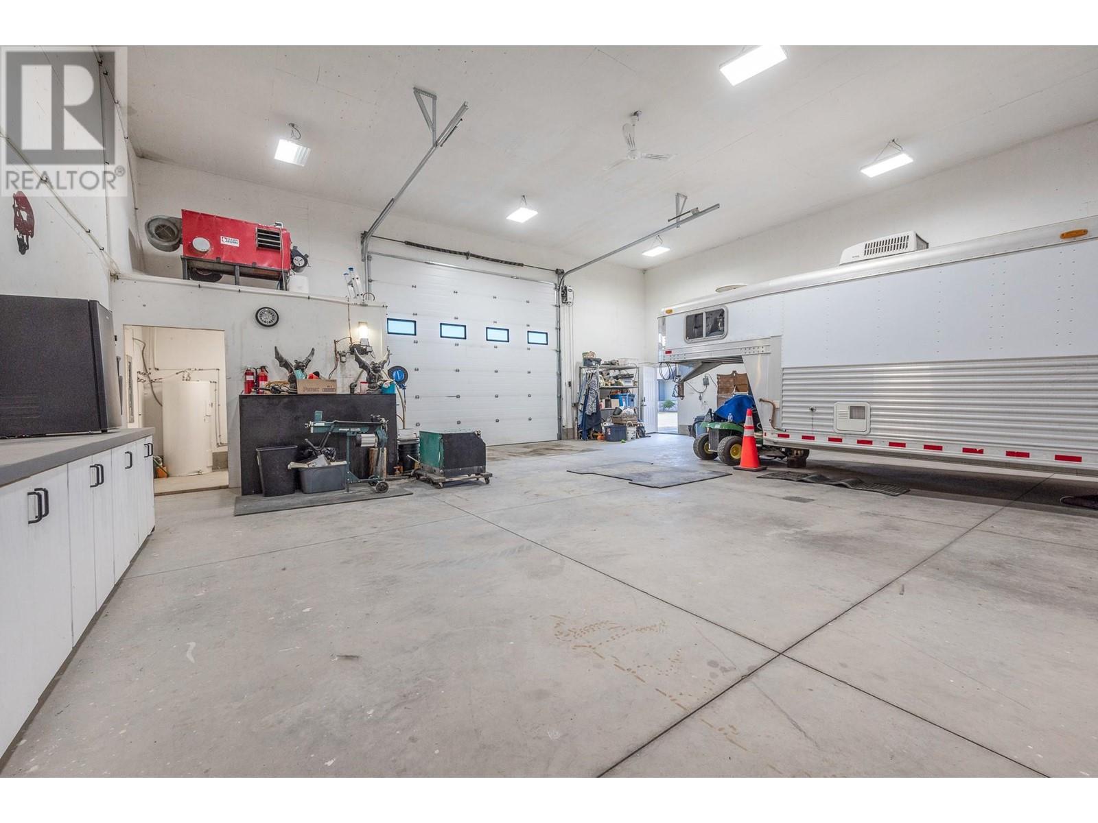  1050 Mallory Road, Enderby